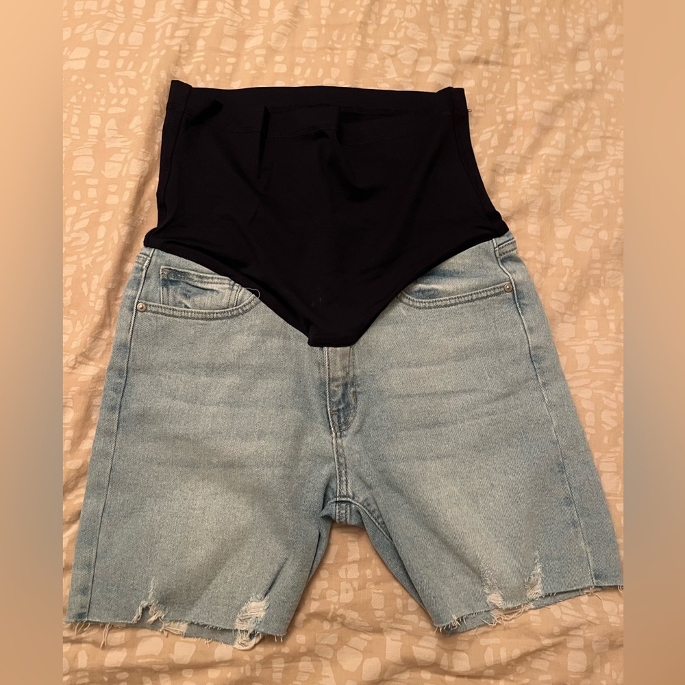 Maternity: Pinkblush Denim shorts with belly band (size: medium)